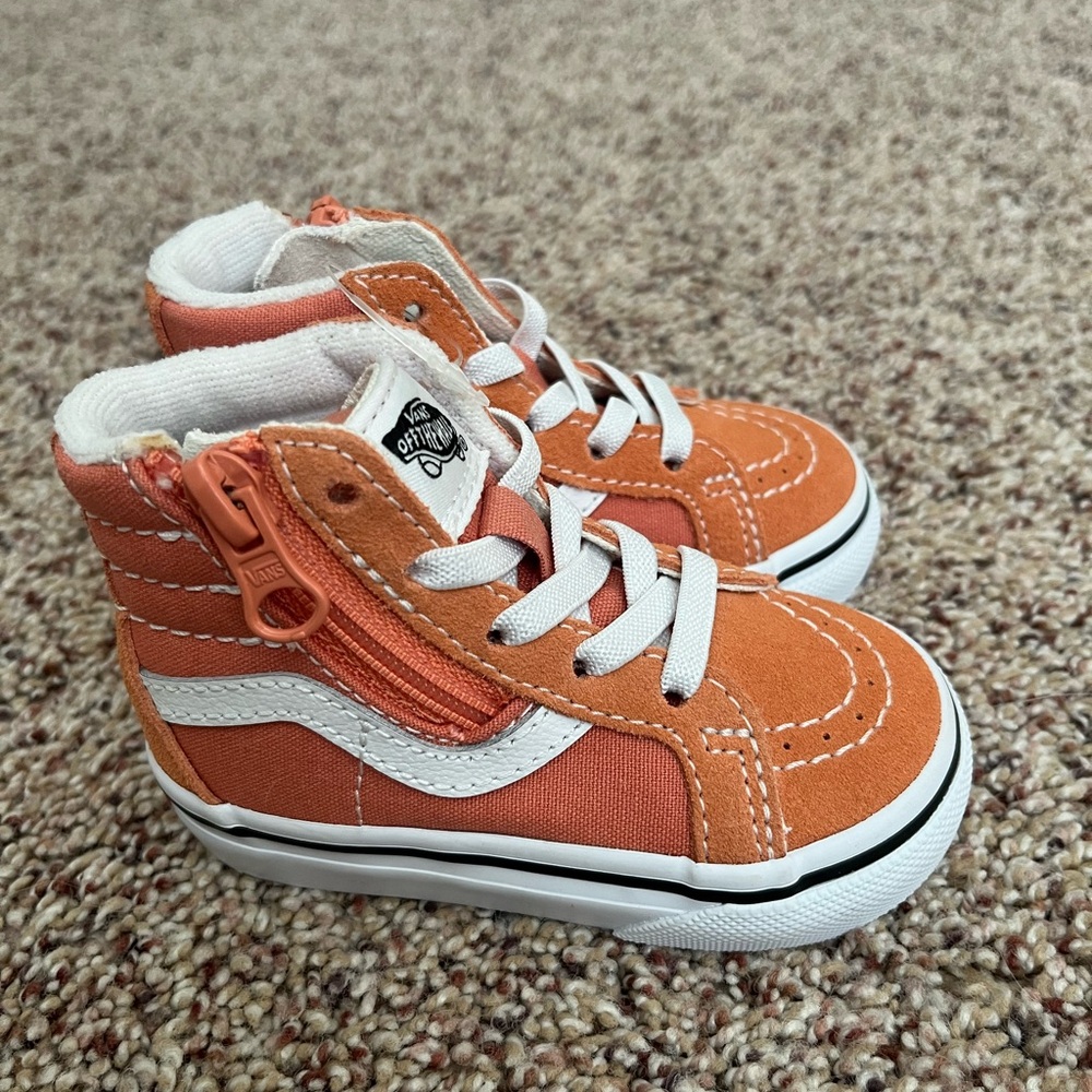 NWOT Toddler High Top Vans- Size 4
